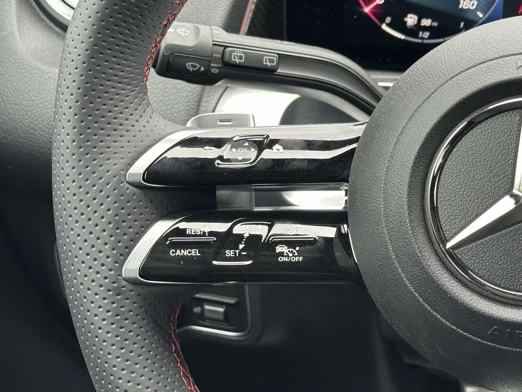 Thumbnail: 2025 Mercedes-Benz GLB - 14