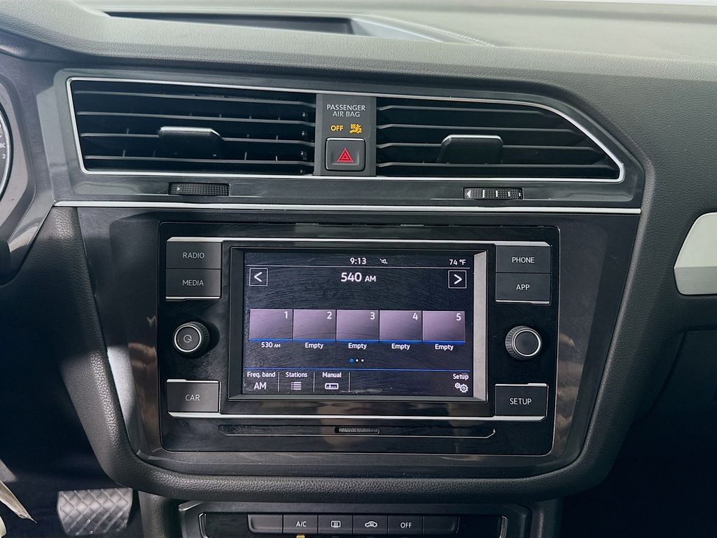 Thumbnail: 2018 Volkswagen Tiguan - 14
