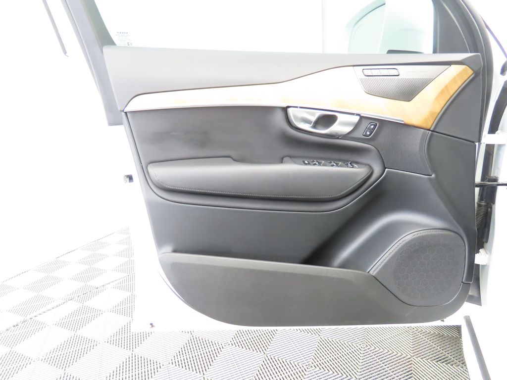 Thumbnail: 2024 Volvo XC90 - 24