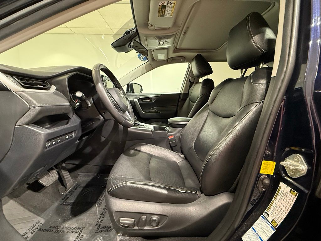 Thumbnail: 2020 Toyota RAV4 - 13