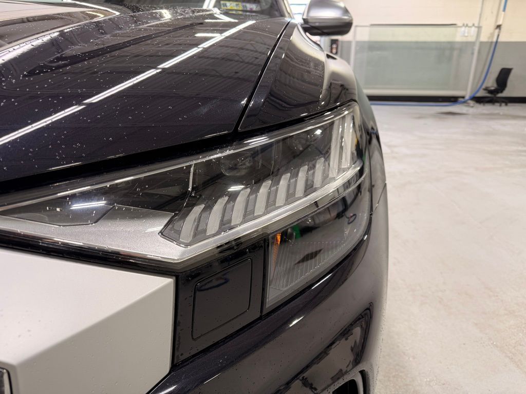 Thumbnail: 2021 Audi SQ8 - 9