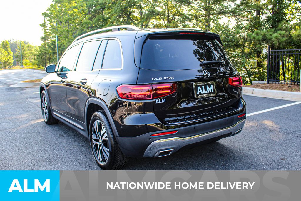 Used 2024 Black Mercedes-Benz GLB 250 image 4