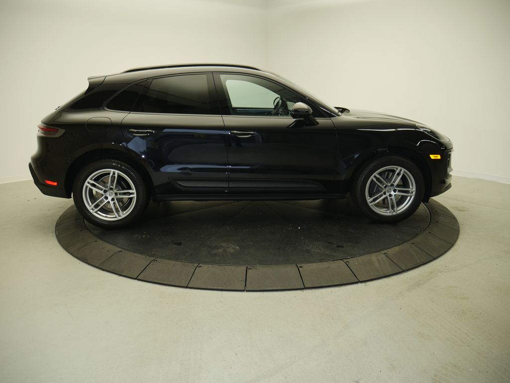 Thumbnail: 2023 Porsche Macan - 8