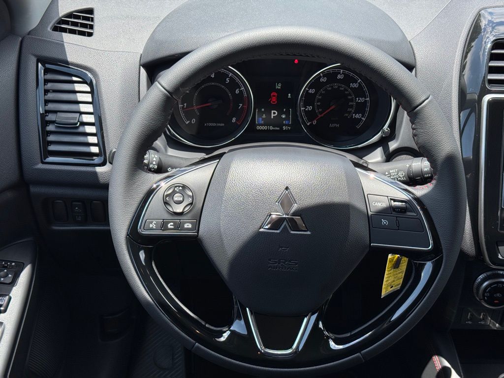 2025 Mitsubishi Outlander Sport LE photo 15