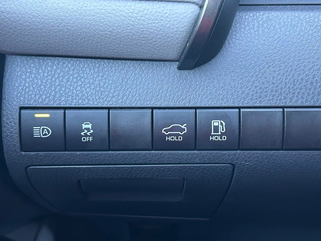 Thumbnail: 2024 Toyota Camry - 18