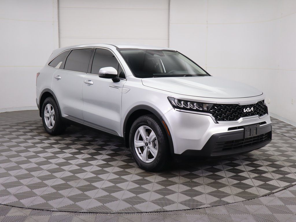 Thumbnail: 2022 Kia Sorento - 3