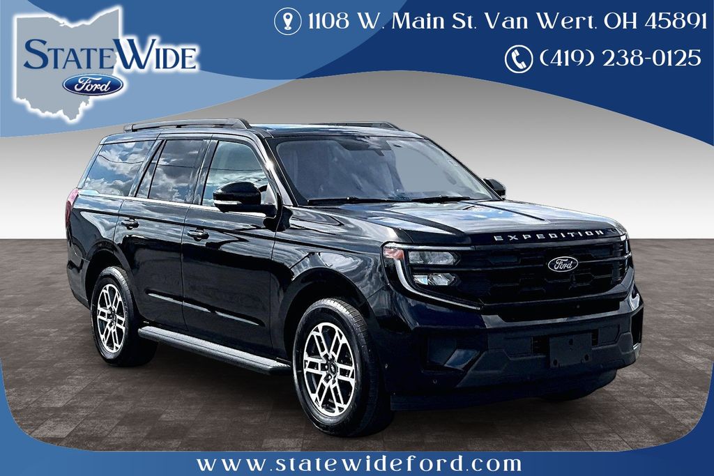 Black Metallic 2025 Ford Expedition Active 4WD SUV / Crossover Four-Wheel Drive Automatic