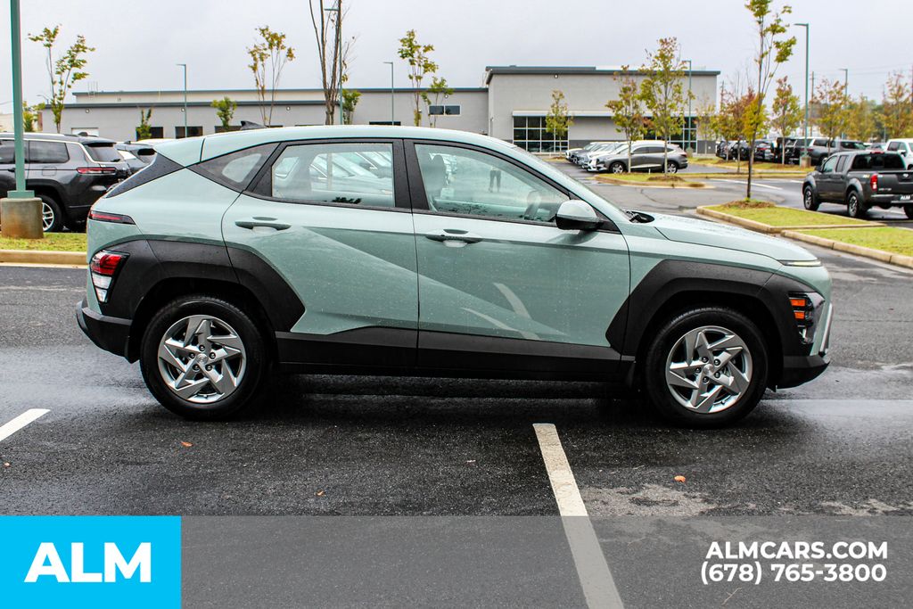 2024 Hyundai Kona SE photo 8