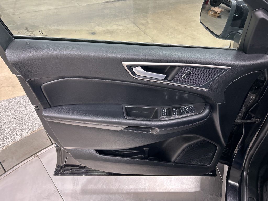 used 2024 Ford Edge car, priced at $30,976
