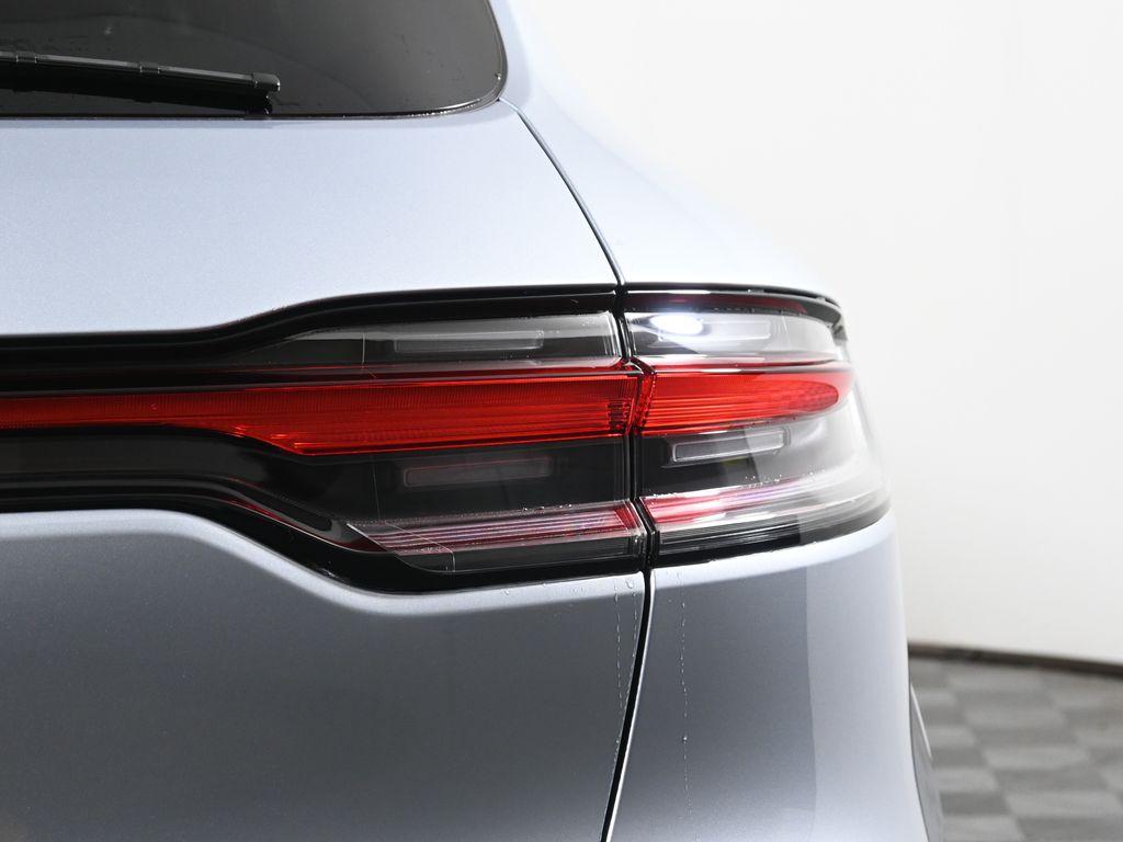 Thumbnail: 2026 Porsche Macan - 13