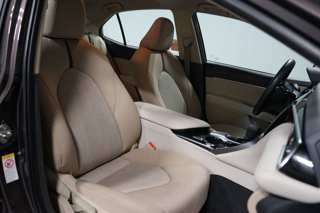 Thumbnail: 2018 Toyota Camry - 24