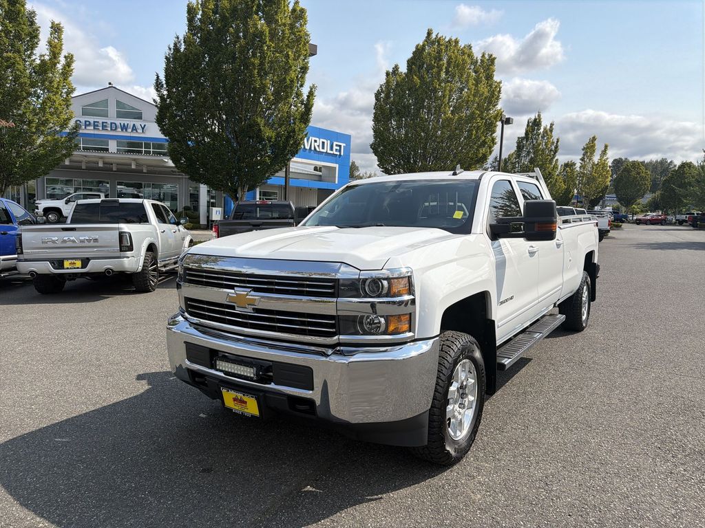 Summit White 2015 Chevrolet Silverado 3500HD Pickup Truck Four-Wheel Drive 6-Speed Automatic Overdrive