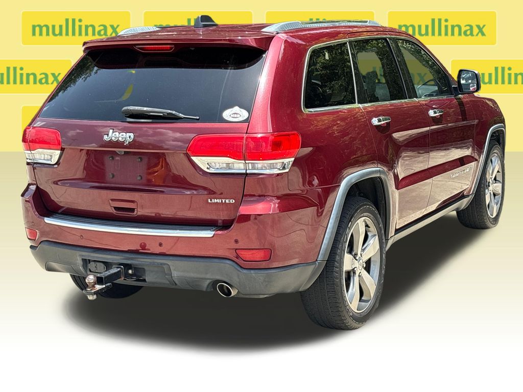 Used 2016 Red Jeep Limited image 4
