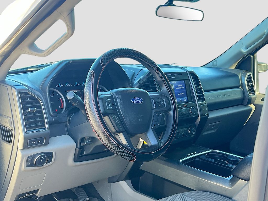 Used 2022 White Ford XLT image 9