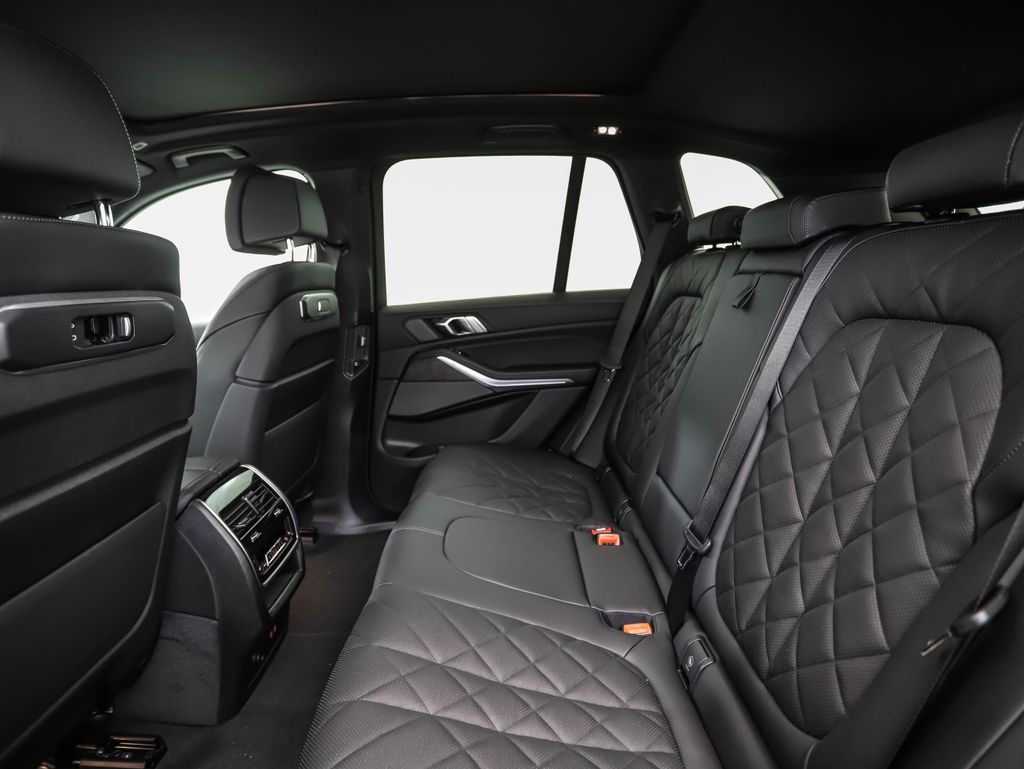 Thumbnail: 2026 BMW X5 - 22