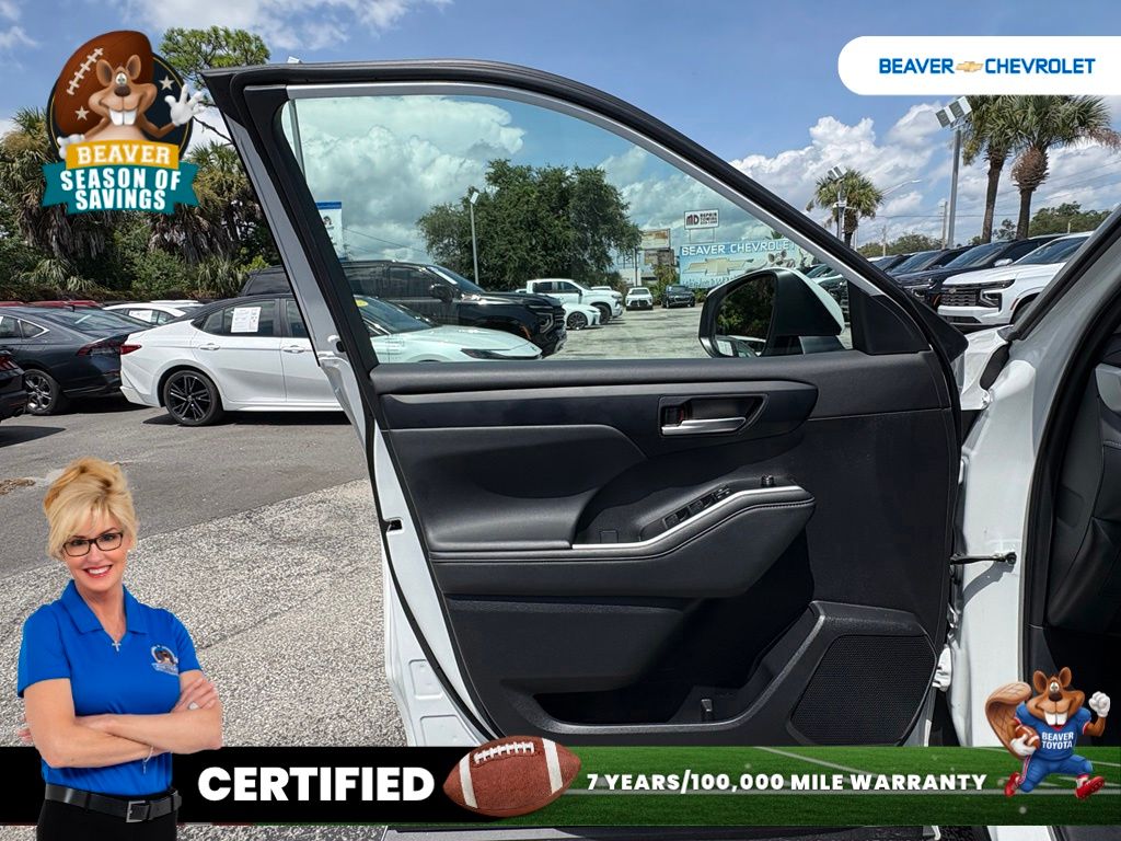 Used 2025 Toyota Highlander Hybrid SUV