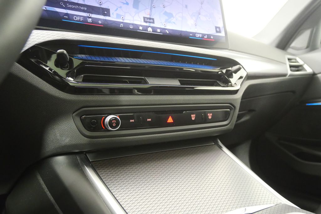 Thumbnail: 2025 BMW 3 Series - 27