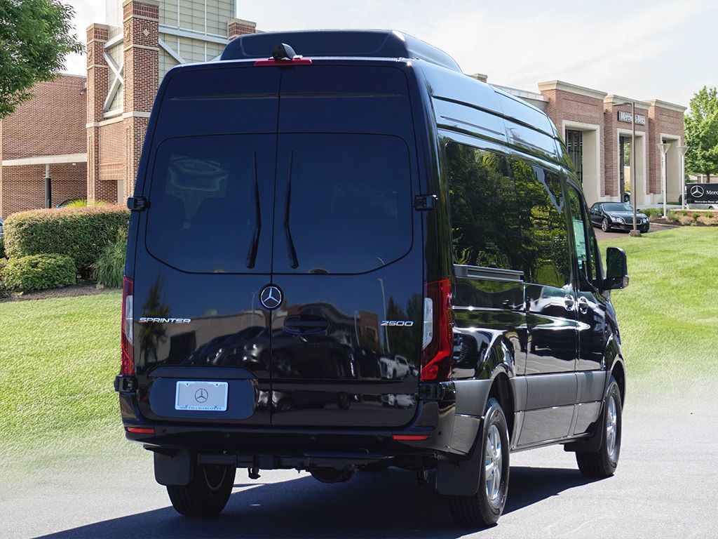 Thumbnail: 2025 Mercedes-Benz Sprinter - 6