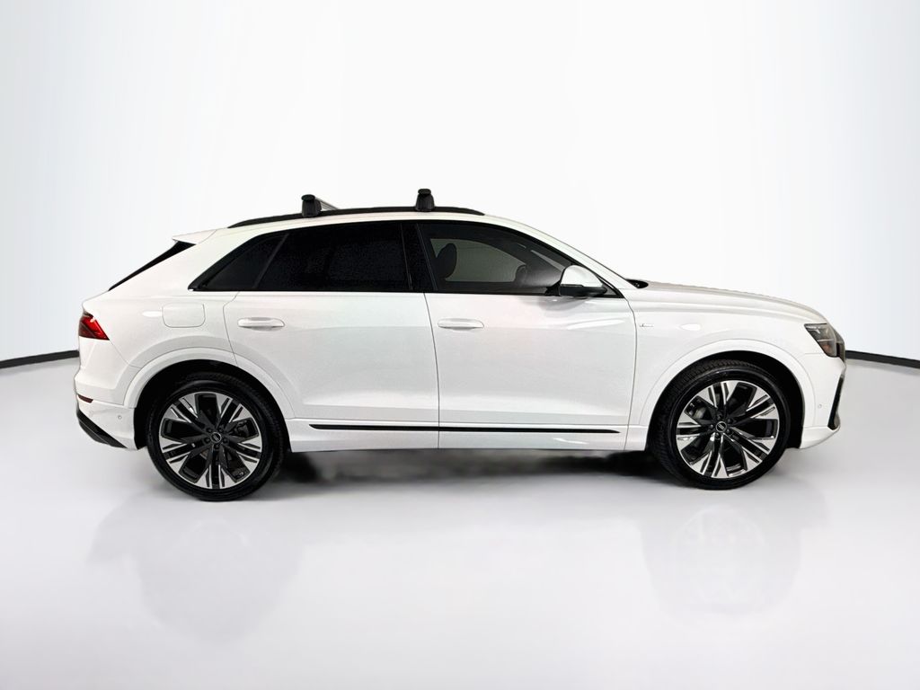 Thumbnail: 2026 Audi Q8 - 4