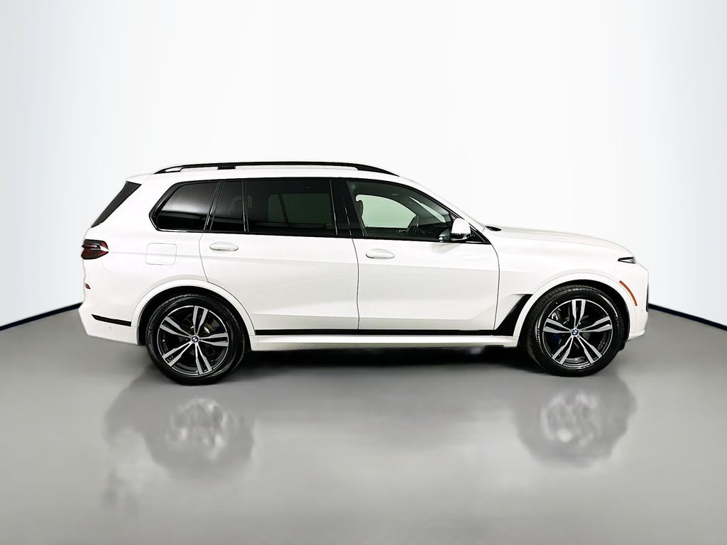 Thumbnail: 2023 BMW X7 - 4