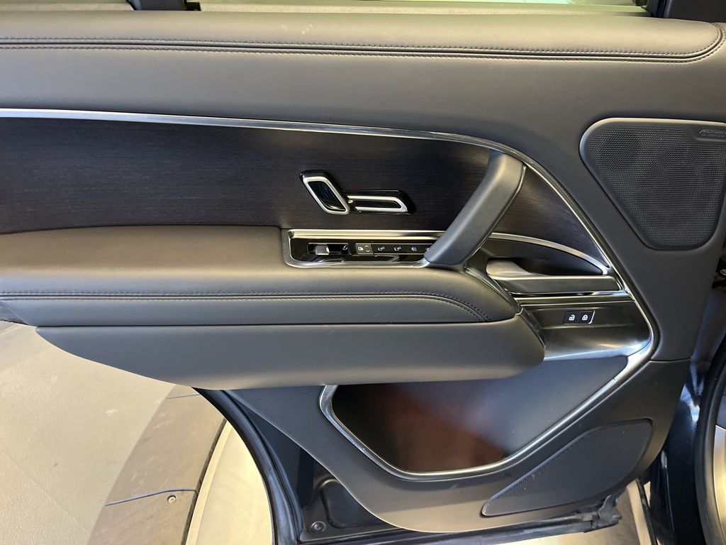 Thumbnail: 2025 Land Rover Range Rover - 23