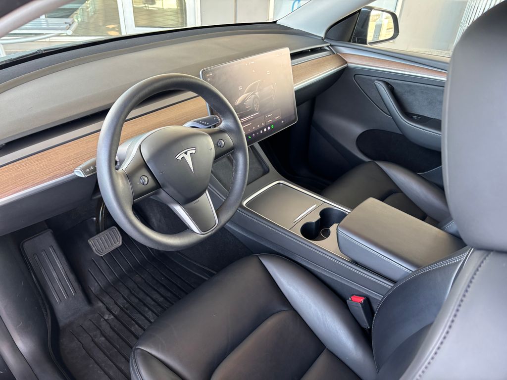 Thumbnail: 2024 Tesla Model Y - 9