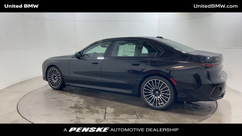 2025 BMW i7 xDrive60 6