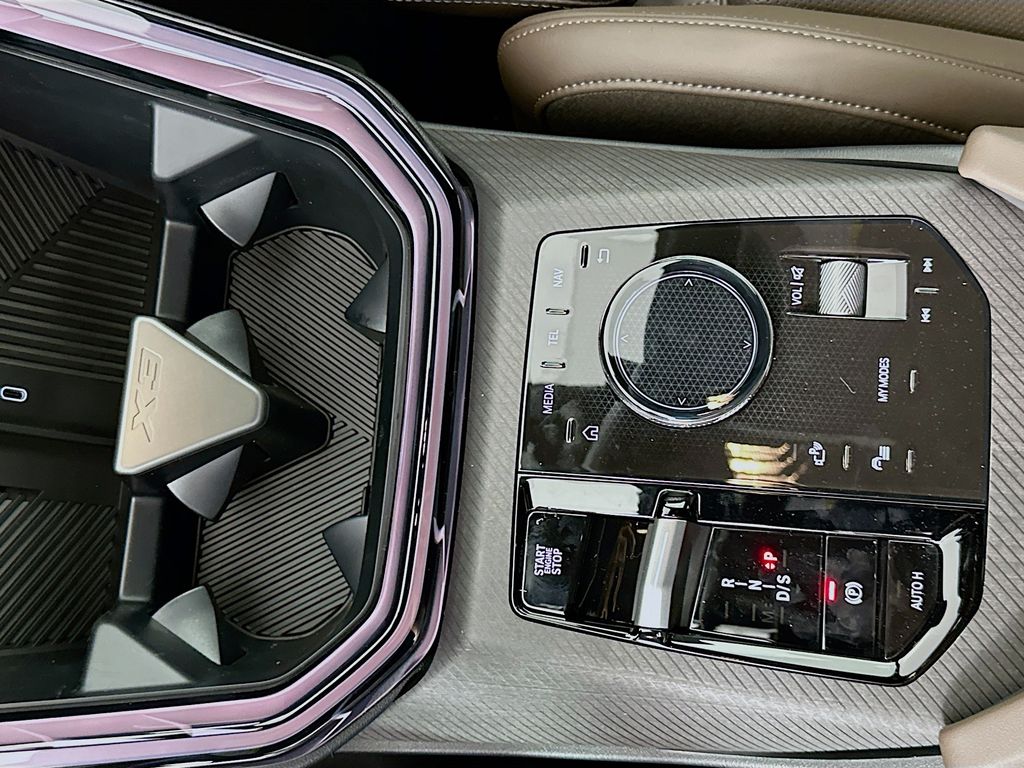 Thumbnail: 2026 BMW X3 - 15