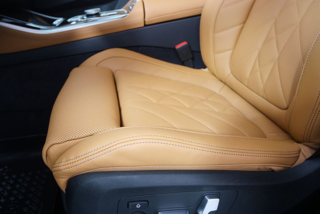 Thumbnail: 2026 BMW X5 - 10