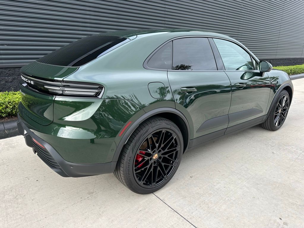 Thumbnail: 2025 Porsche Macan - 9