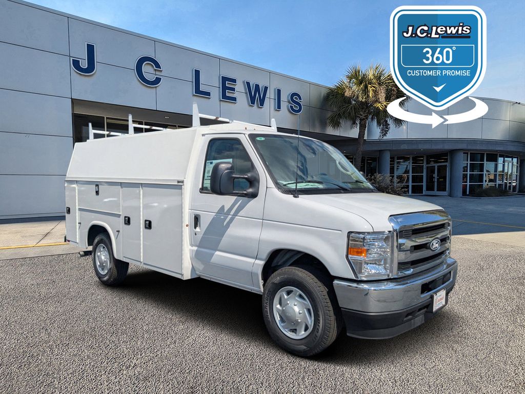 2026 Ford E-350 Cutaway 