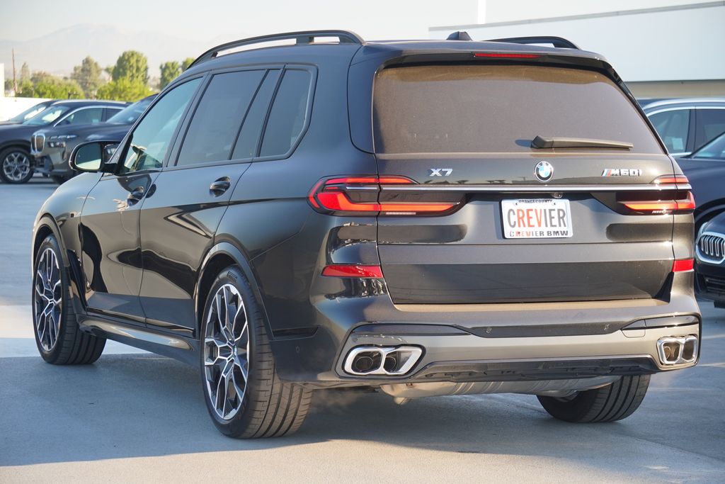 2025 BMW X7 M60i 7