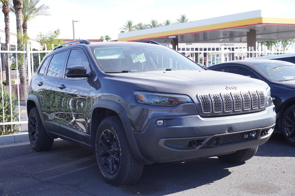 View vehicle photo 3