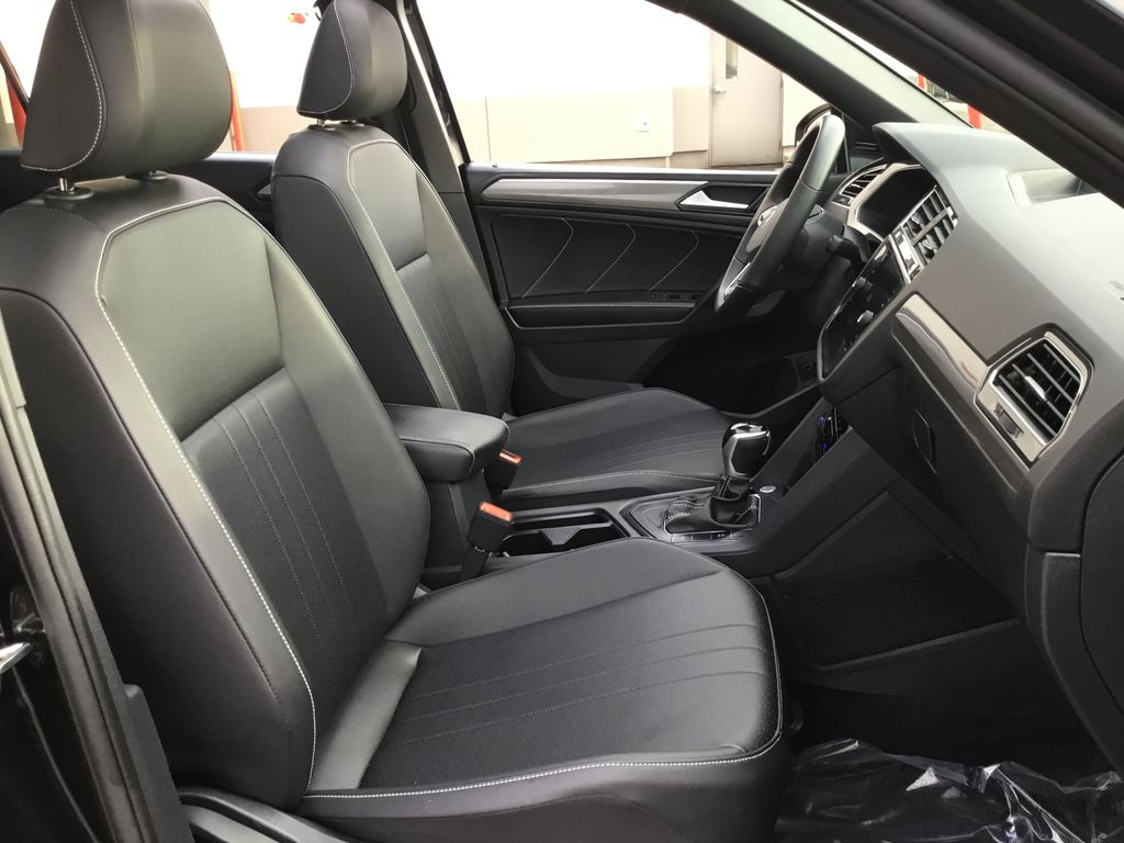 Thumbnail: 2024 Volkswagen Tiguan - 13