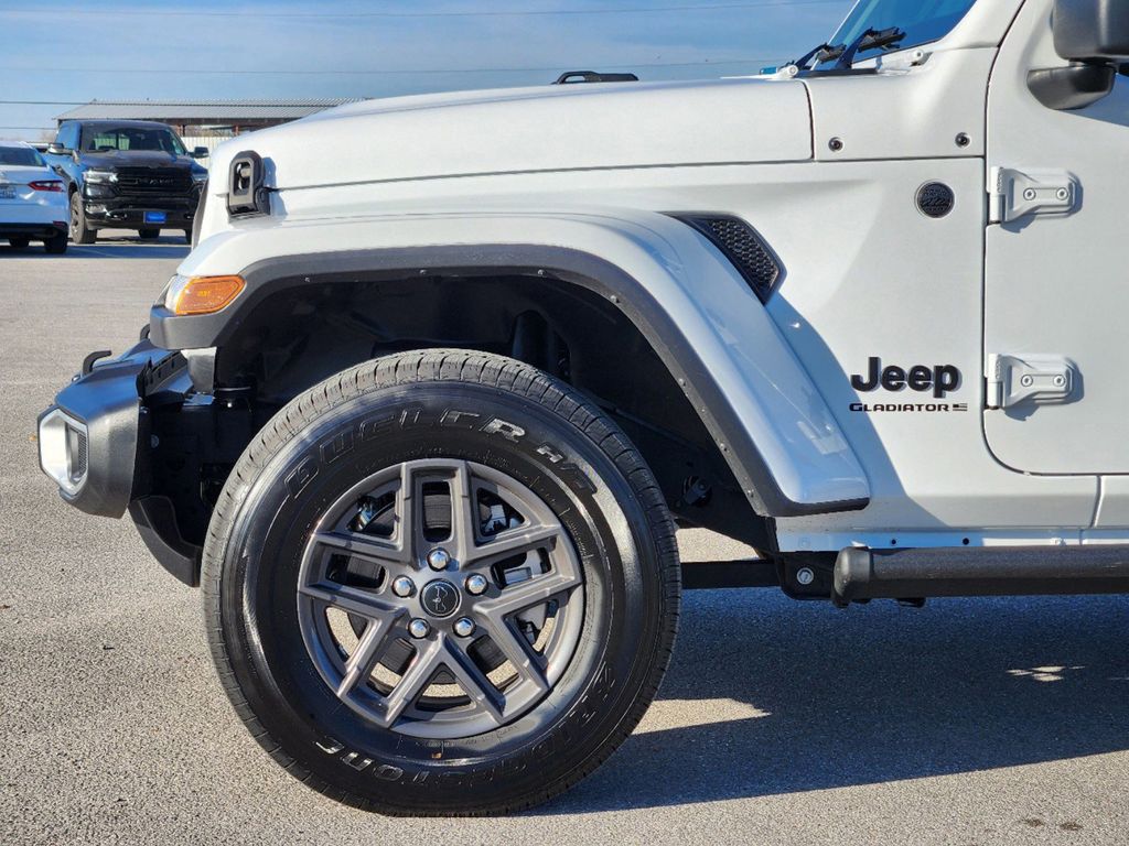 2024 Jeep Gladiator Sport 9