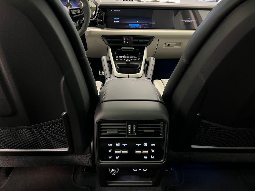 Thumbnail: 2026 Porsche Cayenne - 32