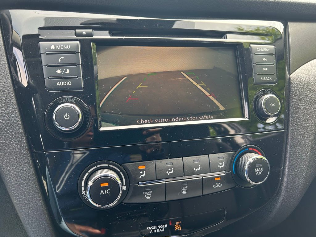 2022 Nissan Rogue Sport S 29