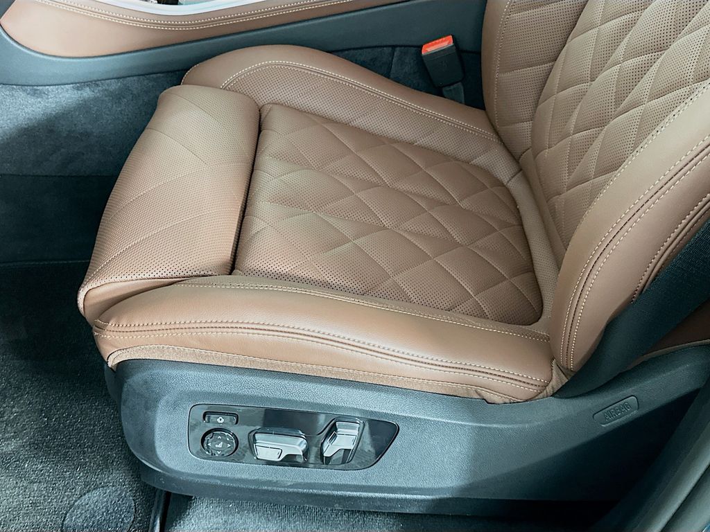 Thumbnail: 2026 BMW X5 - 21