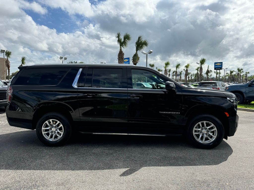 2023 Chevrolet Suburban LT 9