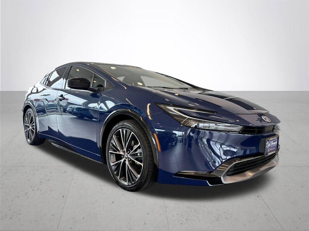 2025 Toyota Prius XLE