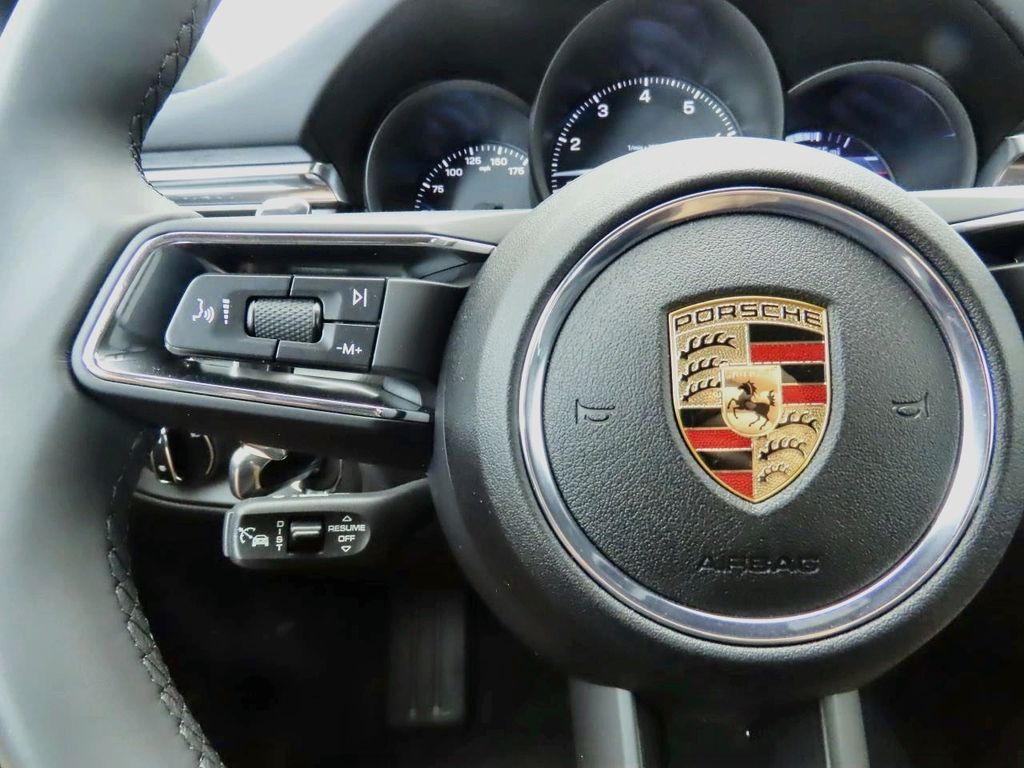 Thumbnail: 2025 Porsche Macan - 13