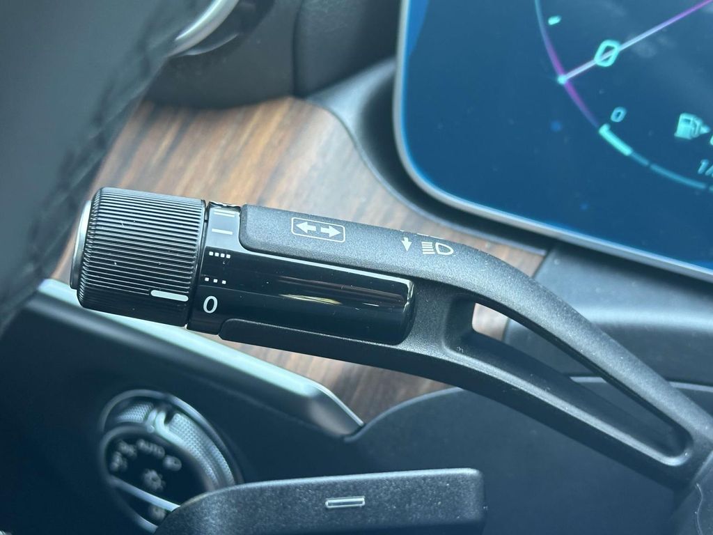 2025 Mercedes-Benz C-Class C 300 22