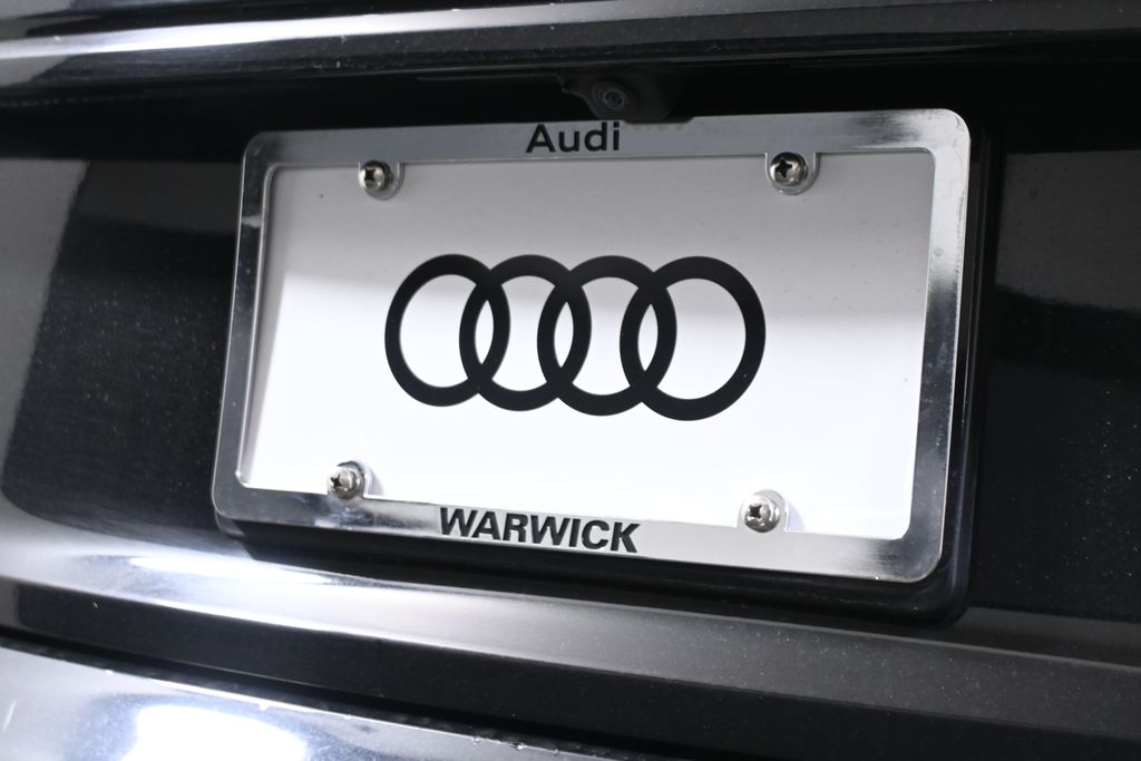 Thumbnail: 2023 Audi SQ5 - 14