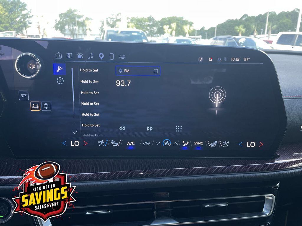 Used 2025 Chevrolet Traverse SUV