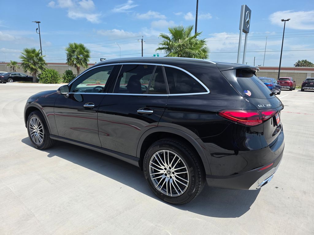 New 2026 Black Mercedes-Benz GLC 300 image 5