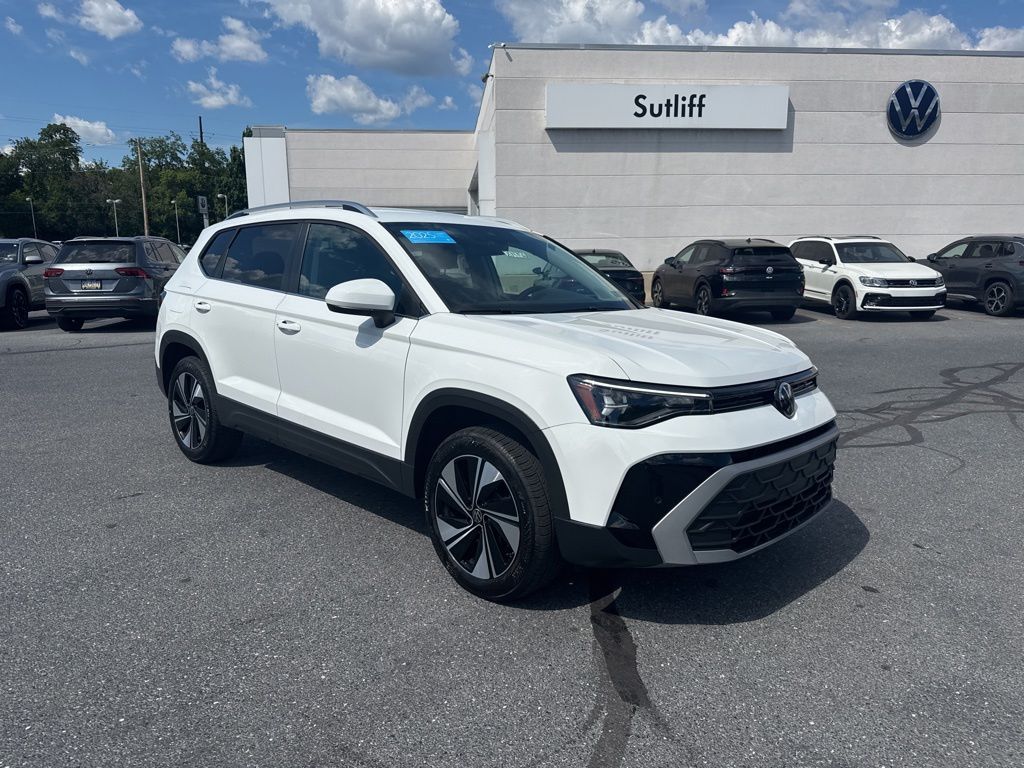 2025 Volkswagen Taos 1.5T SE White at Sutliff Volkswagen