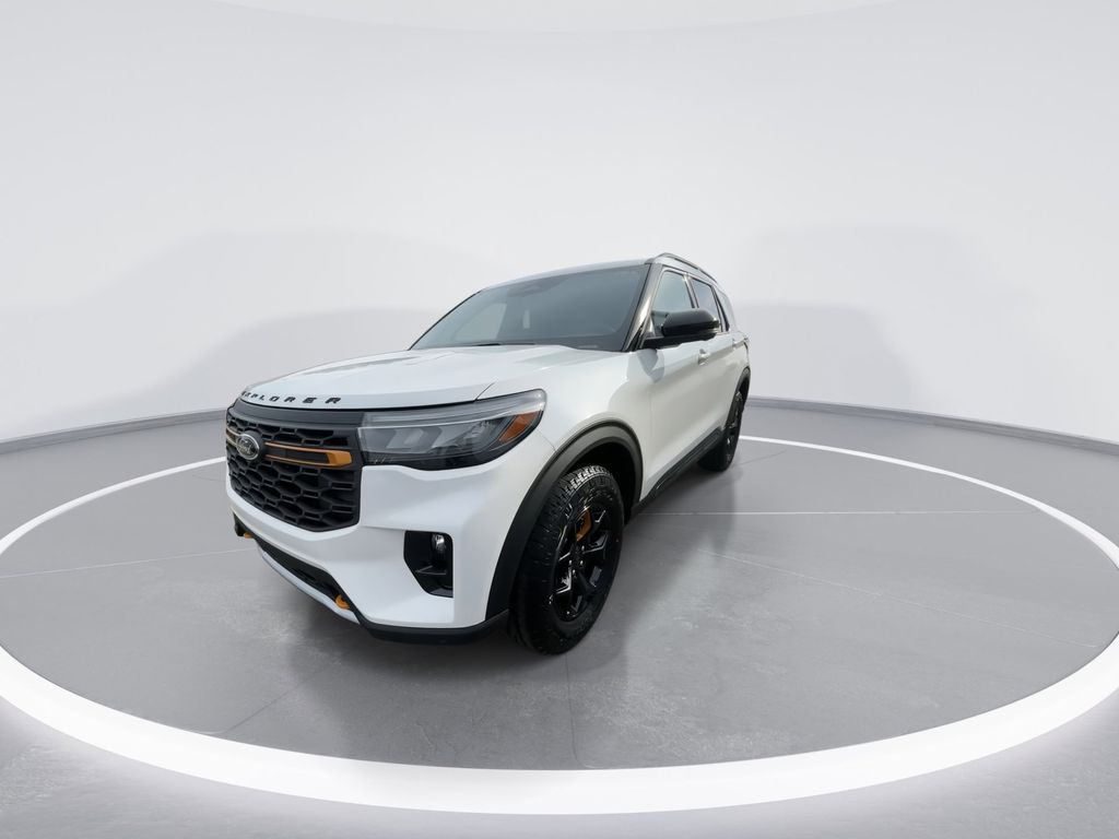 New 2026 Star White Metallic Tri-Coat Ford Tremor® image 4