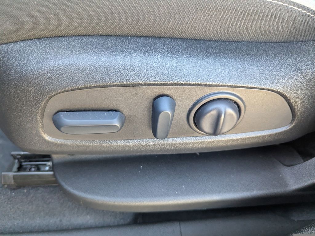 used 2022 Chevrolet Equinox car, priced at $18,992