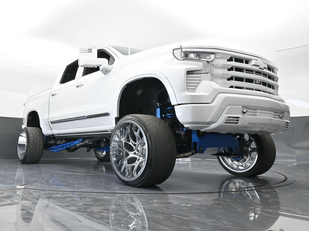 Used 2022 Iridescent Pearl Tricoat Chevrolet High Country image 83