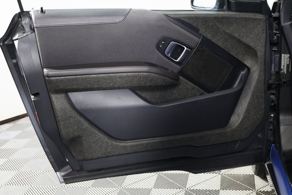 Thumbnail: 2017 BMW i3 - 12